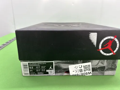 配色:飞行俱乐部