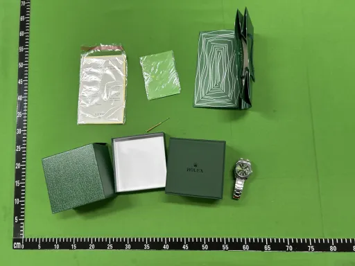 型号尺寸:银壳绿盘·三珠钢带