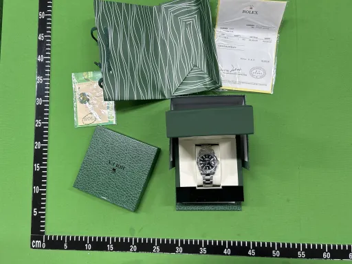 型号尺寸:银壳黑盘·三珠表带