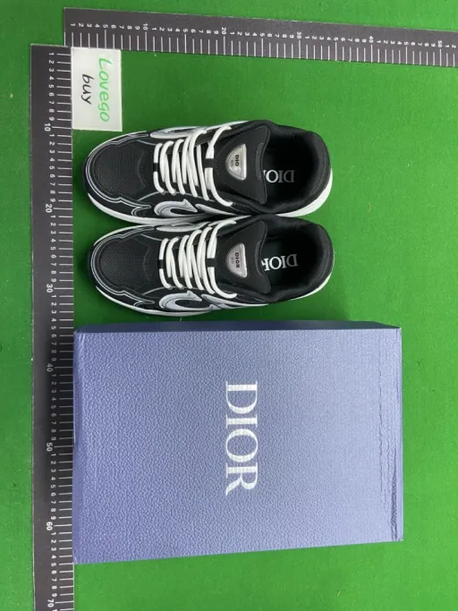 Color matching: 黑灰
