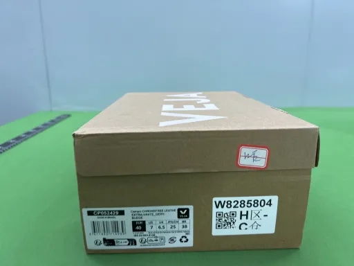 配色:白灰 CP052429