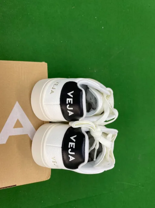 Color matching: 白黑 CP051537