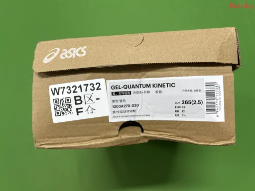 配色:203A270-023