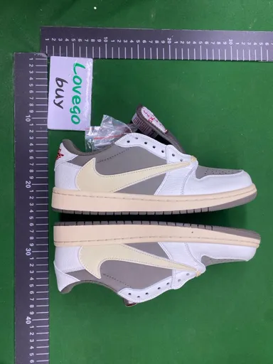 AJ1