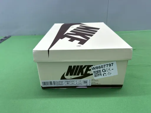 AJ1