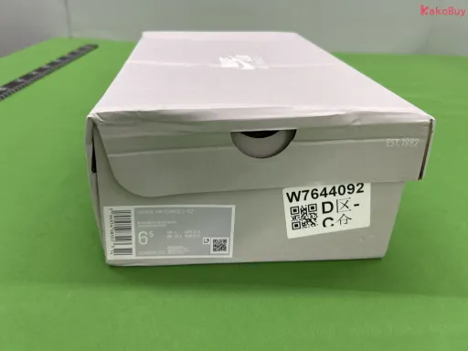 款式配色:纯黑低帮CW2288-001