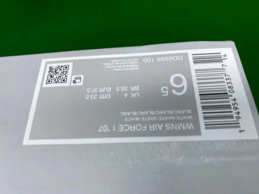Style Color Matching: 纯白低帮CW2288-111
