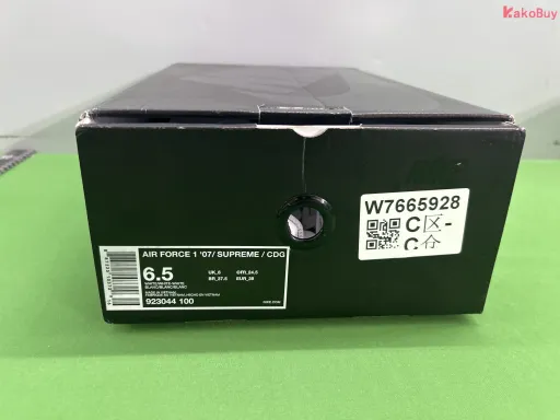 款式配色:CDG联名白923044-100