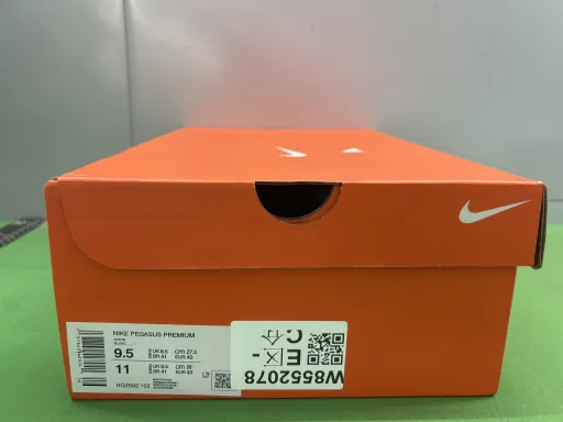 版本:白色 HQ2592-102
