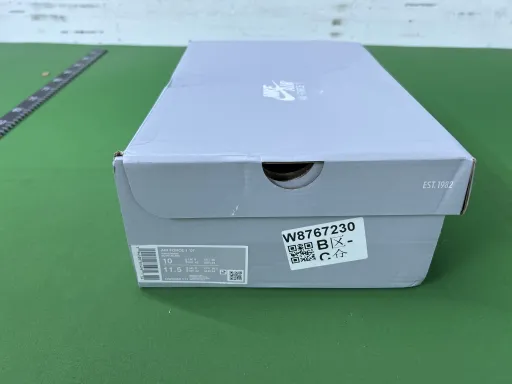 款式配色:AF1 纯白低帮CW2288-111