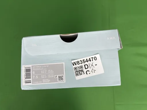 款式配色:CZ8065-600 粉桃心