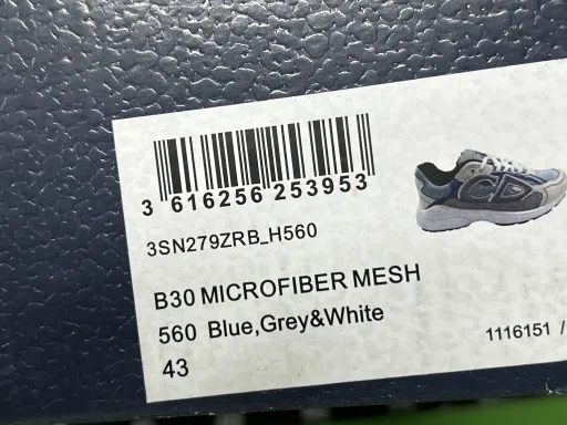 配色:灰蓝 H560