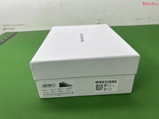 灰色