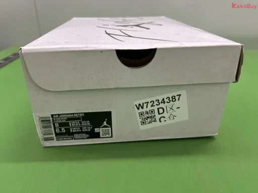 AJ4-黑白