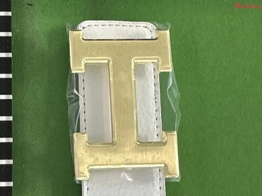 color(with gift box):gold white