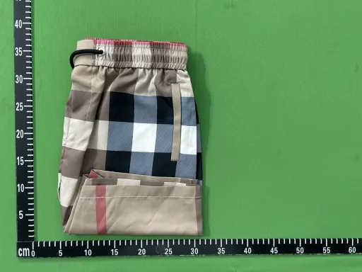 1-40:Burberry 经典短裤