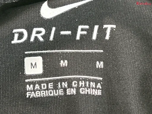 黑色中双沟短袖