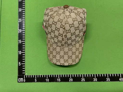 卡其色皮顶