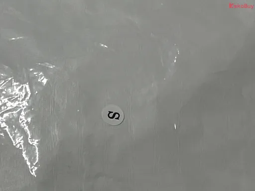 灰色连帽卫衣（徽章）