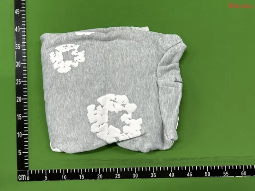 发泡浅灰卫衣【白色花环】