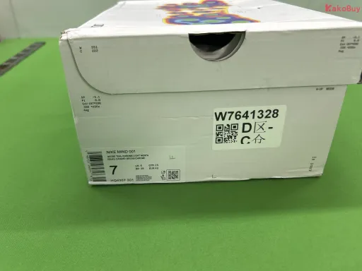配色:晶洞蓝绿