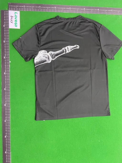 style: T恤黑