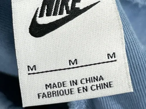 天蓝色