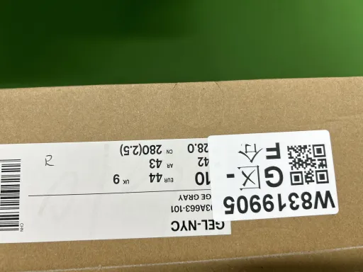 配色:灰色