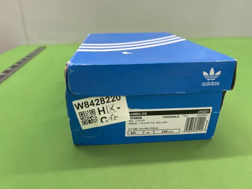 配色:白浅灰 B75806