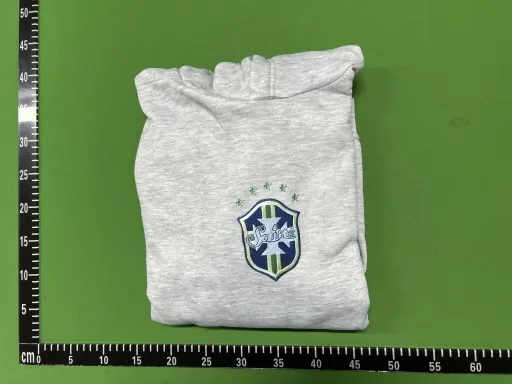 灰色连帽卫衣（徽章）