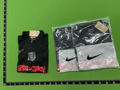 款式:巴萨 × Travis Scott