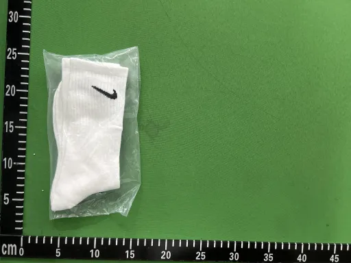 款式:a pair of white long