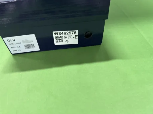G8513 白色（看颜色）