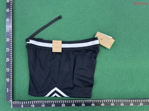 款式:黑色
