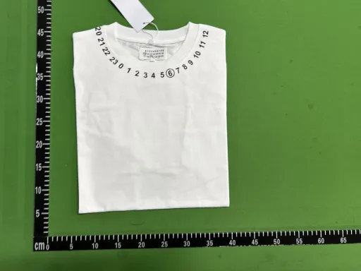 697白
