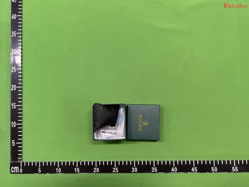 日志仿机械条刻银白