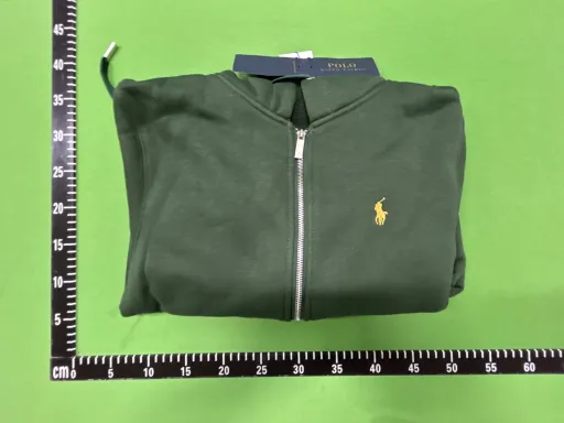 款式:绿色上衣