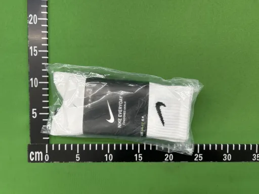 款式:three pairs of  white long