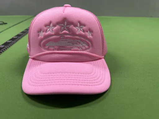 粉红色