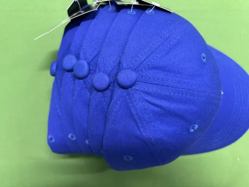 宝蓝色