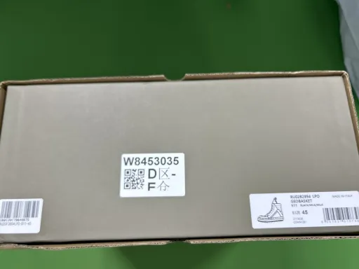 高帮倒三角黑白