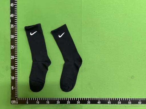 款式:a pair of black long