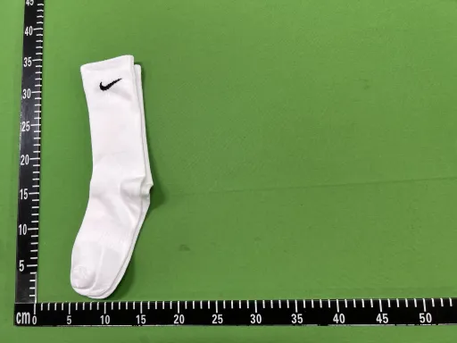 款式:a pair of white long
