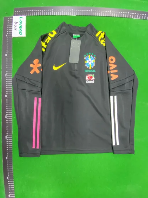 Color Classification: Black Half-Length Sleeves with Logo